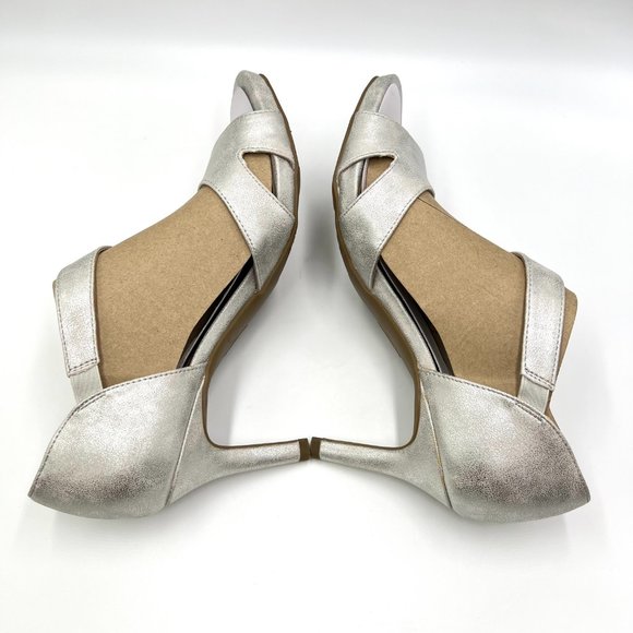 10W 10 WIDE Lifestride Womens Mega Faux Silver Leather Pumps Heels‎ Shoes - Picture 8 of 14